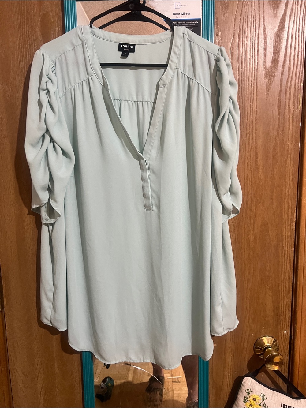 torrid Light Mint V-Neck Ruched Sleeve Tunic